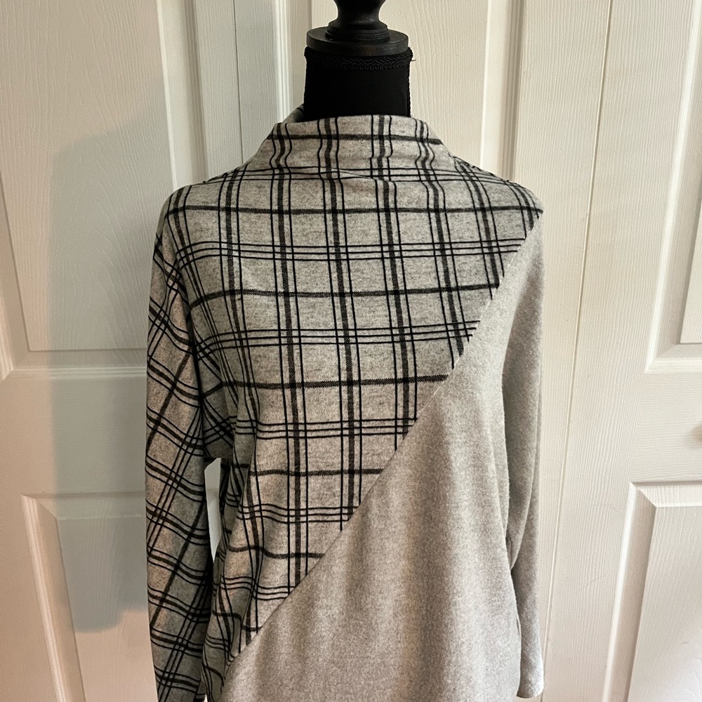 Vince Camuto Top